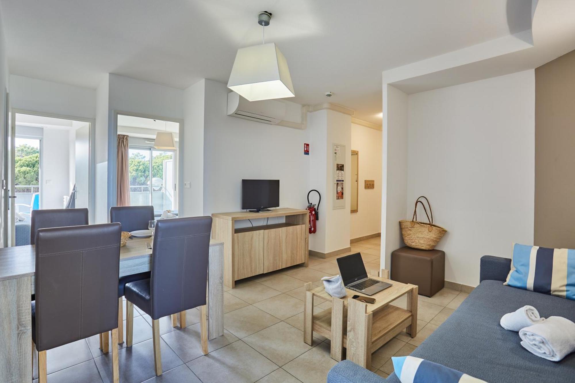 Residence Odalys Le Lotus Blanc Le Barcares Exterior photo